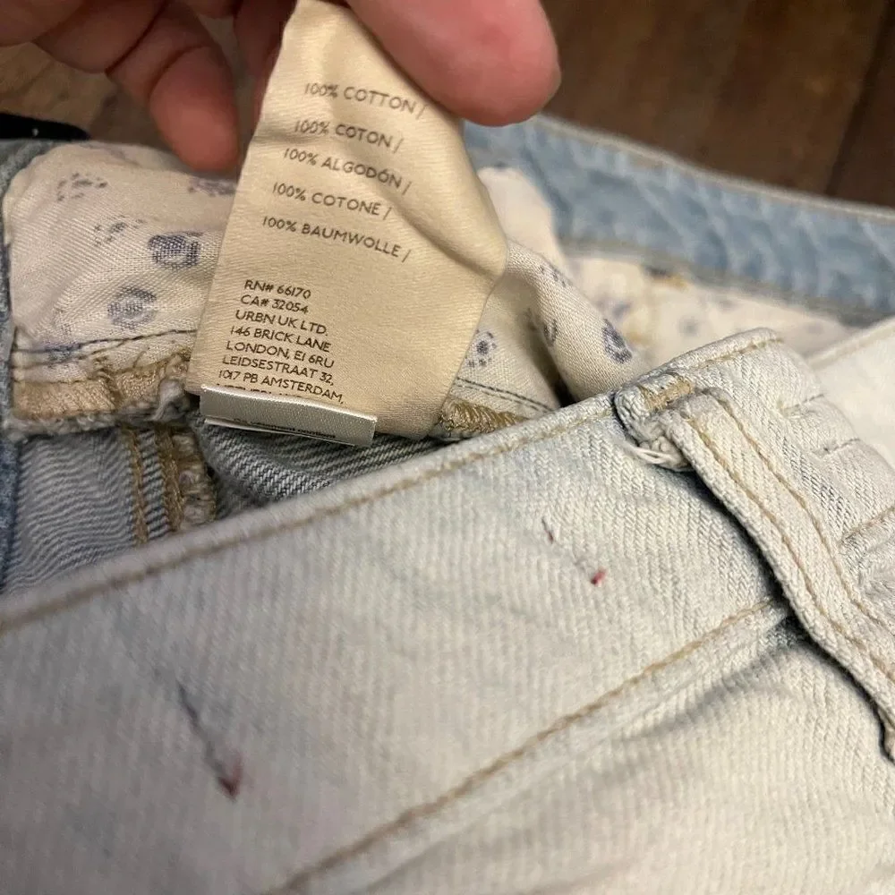 Anthropologie Pilcro Light Wash Cut Off Shorts - Picture 5 of 8